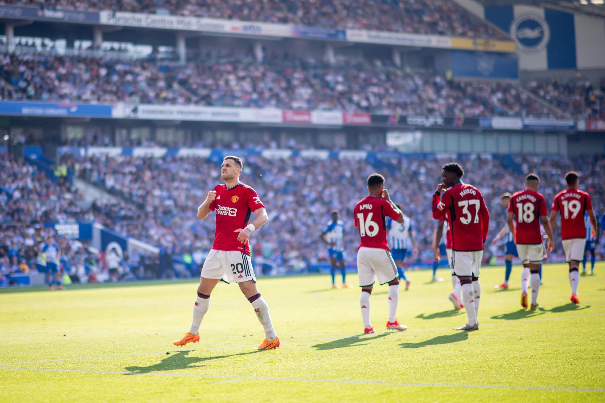 危受命踢中 危受命踢中